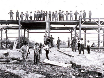 Barn-Raising-Hartford-WI-1800s