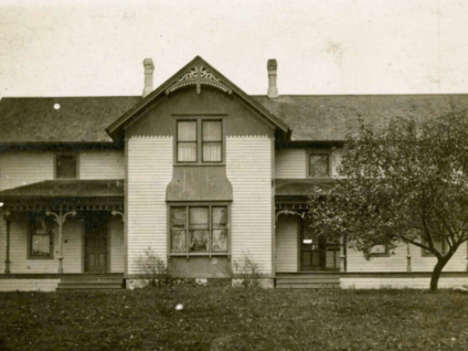 Tips for painting a historic house in Wisconsin with The Tower Heritage Center