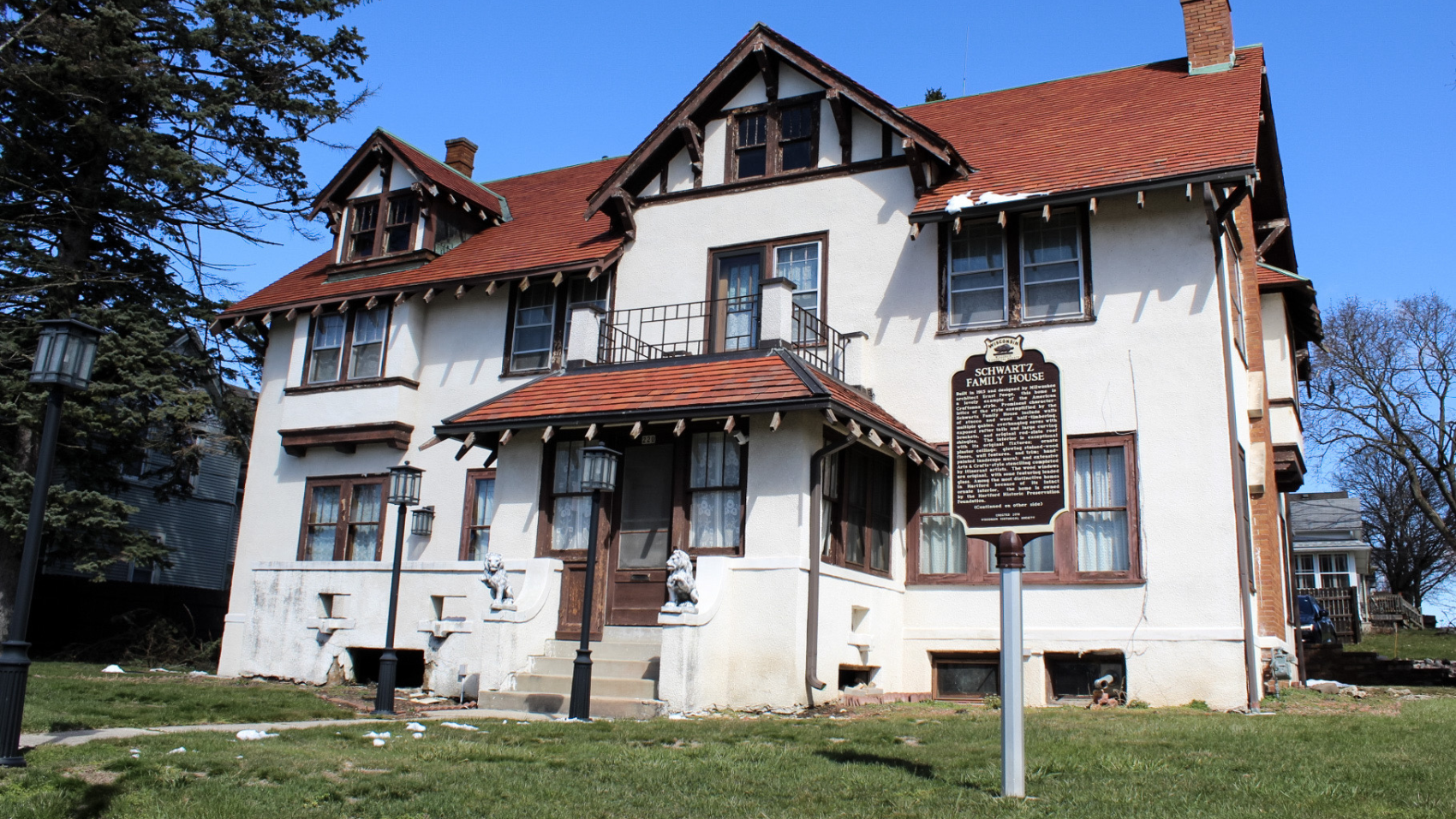 1912 Schwartz House in Hartford, Wisconsin